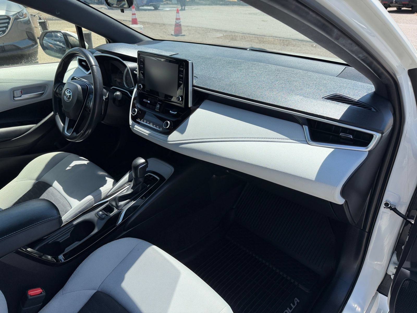 Used 2019 Toyota Corolla SE w/ SE Option Package FWD image 16