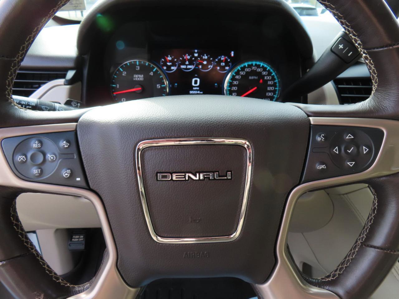 Used 2019 GMC Yukon Denali w/ Denali Ultimate Package image 30