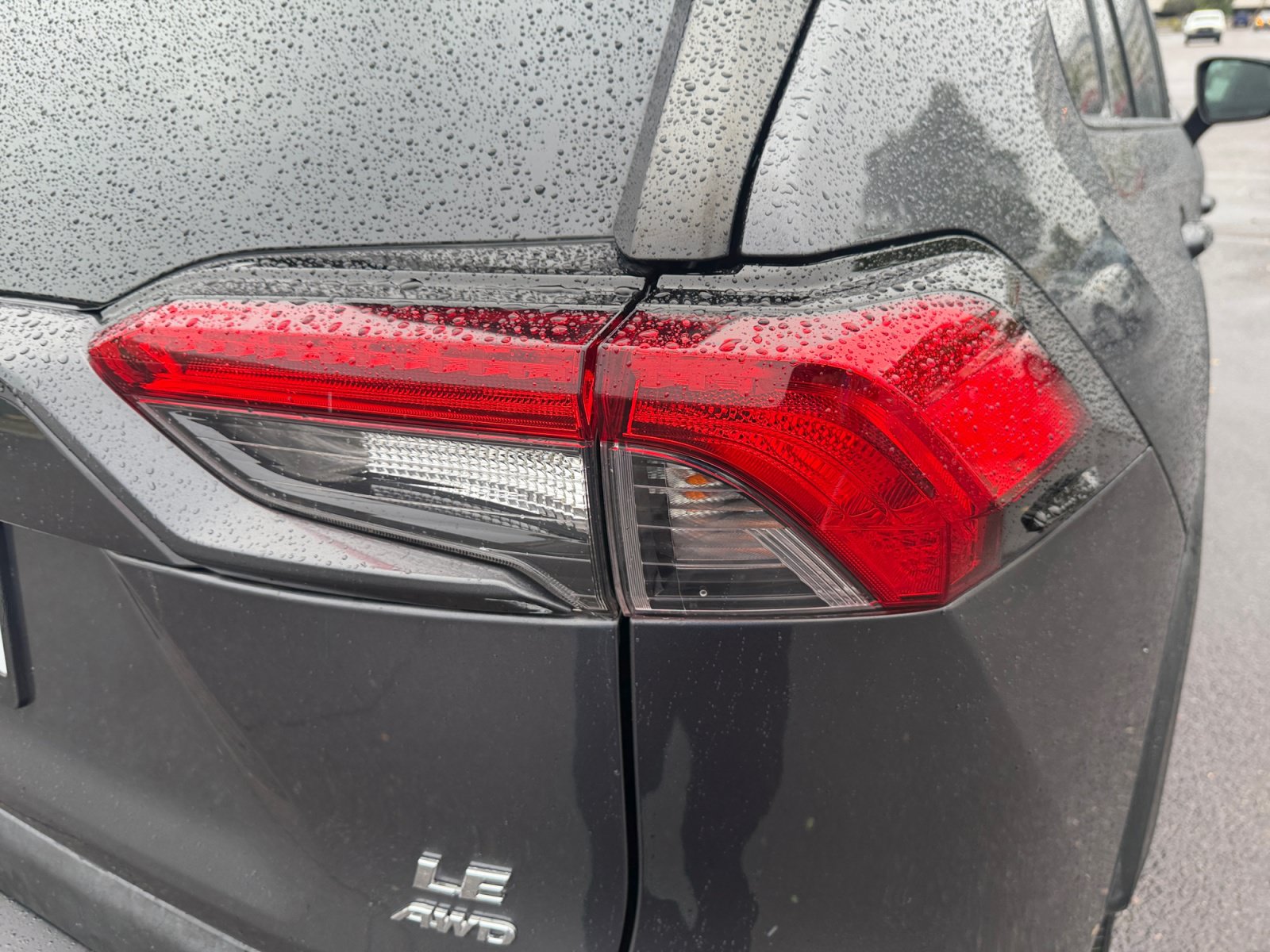Used 2021 Toyota RAV4 LE AWD/4WD image 29