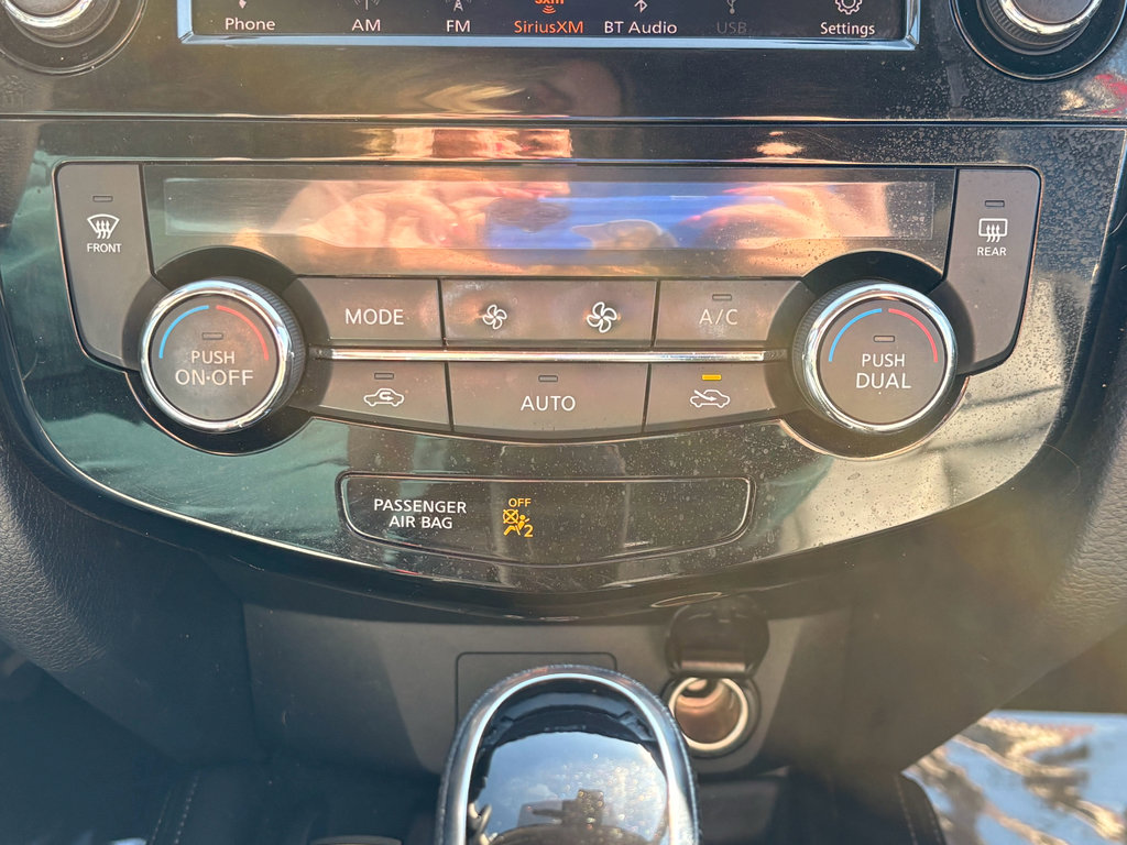 Used 2020 Nissan Rogue SL image 25