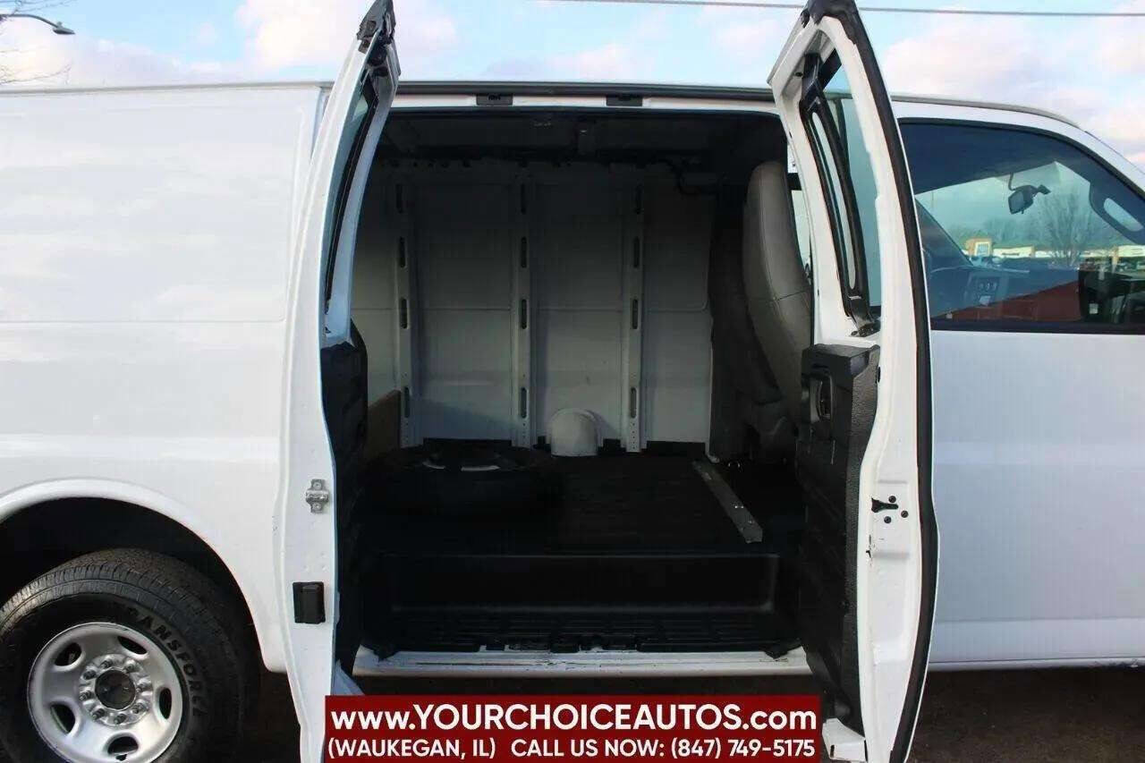 Used 2021 GMC Savana 2500 w/ Driver Convenience Package image 8