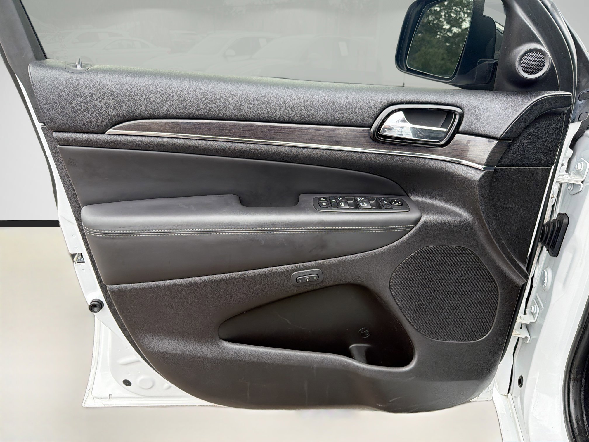 Used 2020 Jeep Grand Cherokee Overland image 21