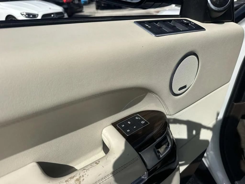Used 2017 Land Rover Range Rover Supercharged AWD/4WD image 21