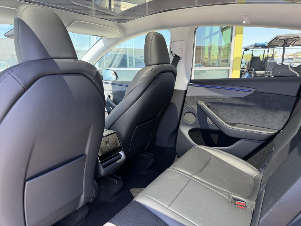 Used 2026 Tesla Model Y Long Range RWD image 38