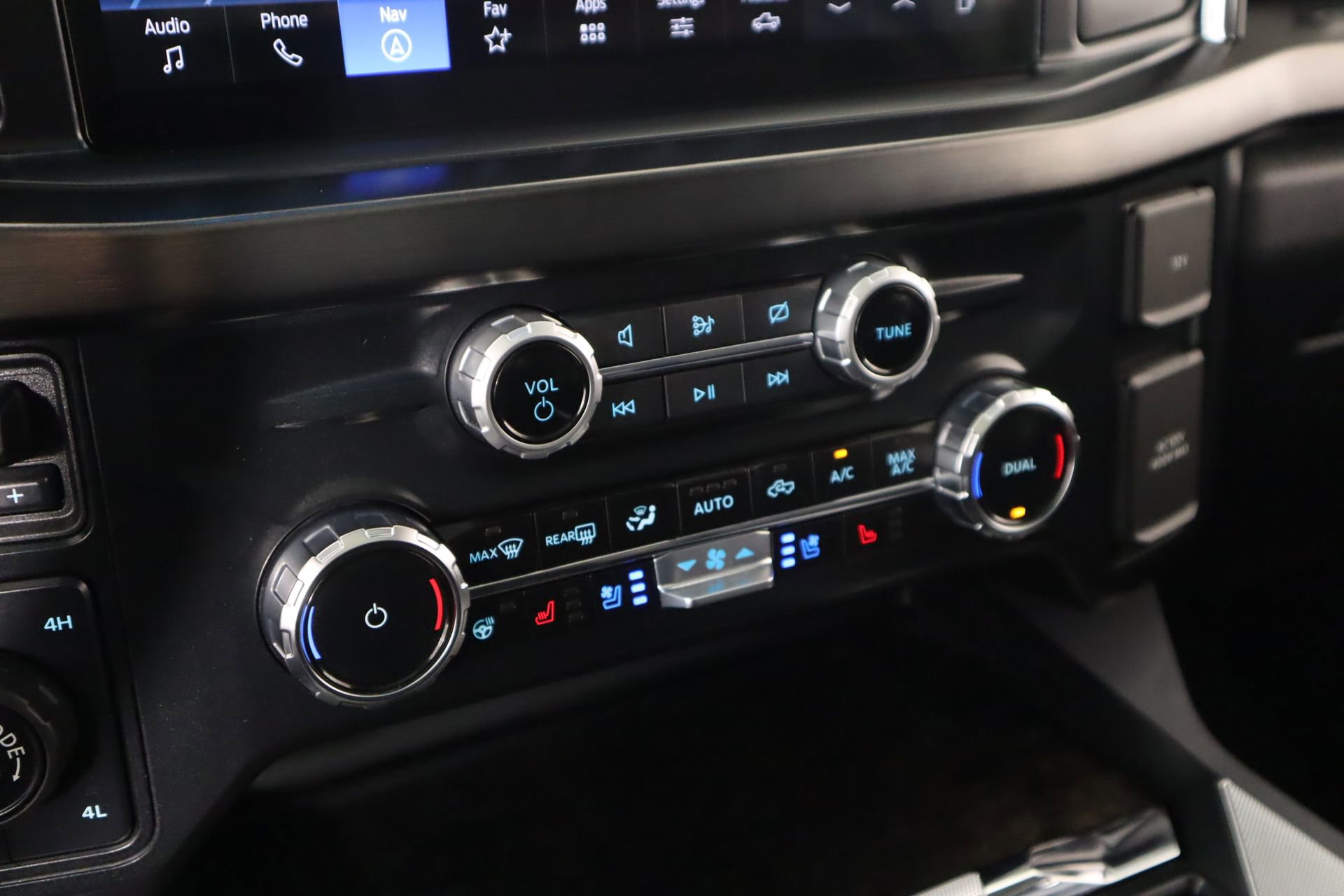 Used 2024 Ford F250 Lariat w/ Lariat Ultimate Package image 8