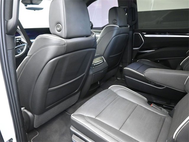 Used 2025 Cadillac Escalade Sport w/ Touring Package image 18