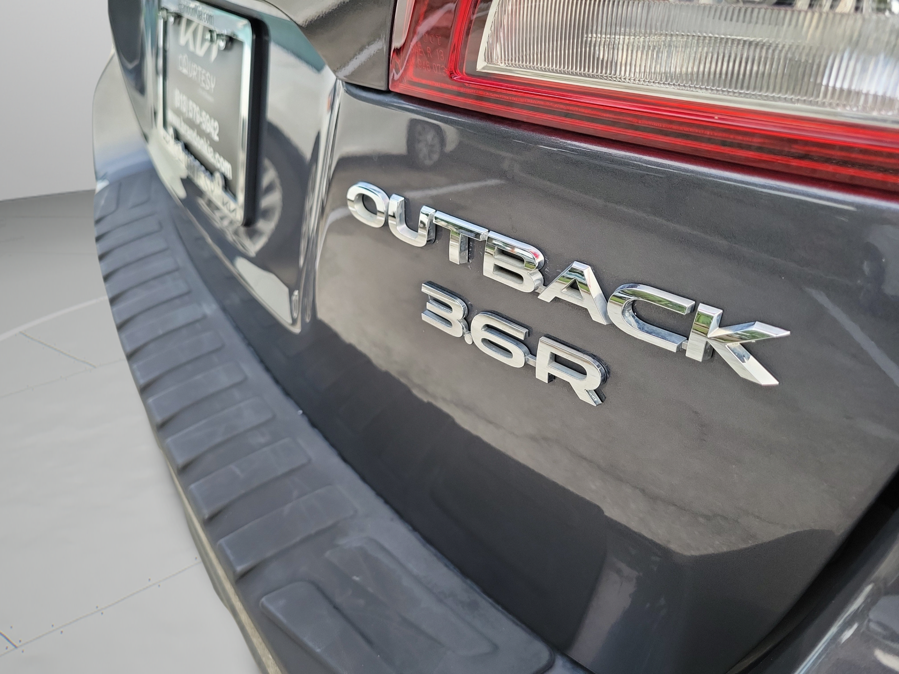 Used 2019 Subaru Outback 3.6R Limited w/ Popular Package #2 AWD/4WD image 29