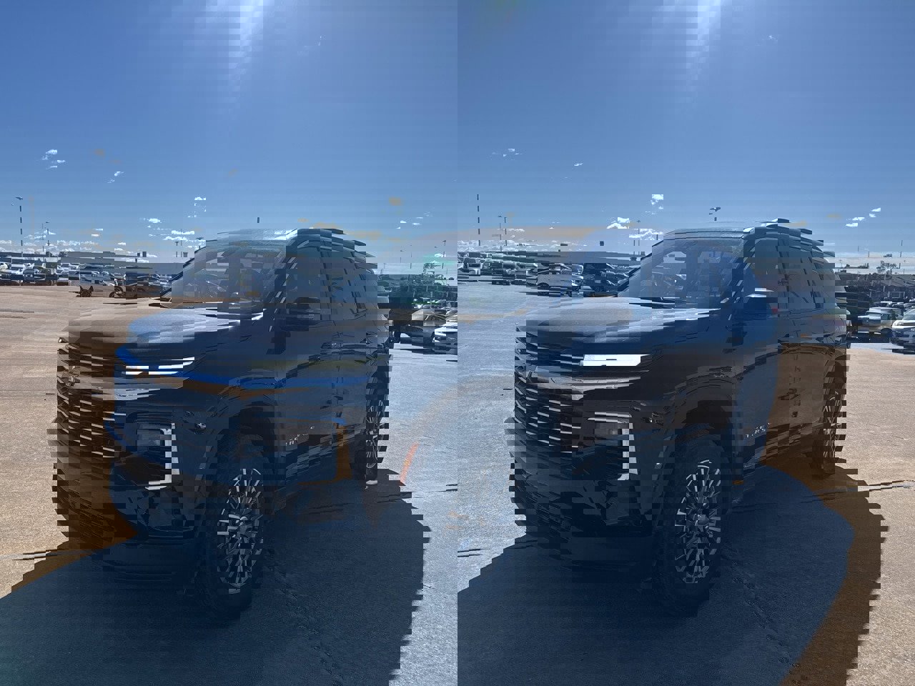 Used 2025 Chevrolet Traverse LT image 5