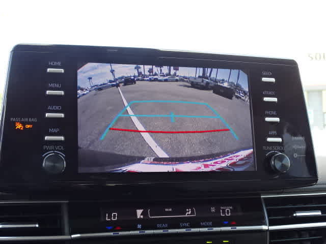 Used 2023 Toyota Sienna LE FWD image 28