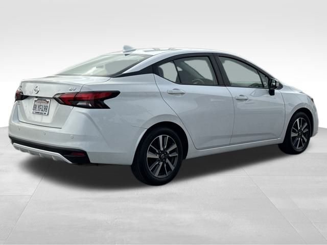 Used 2021 Nissan Versa SV image 5