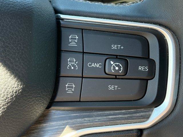 Used 2024 Jeep Wagoneer Series II w/ Flexible Seating Group RWD image 12