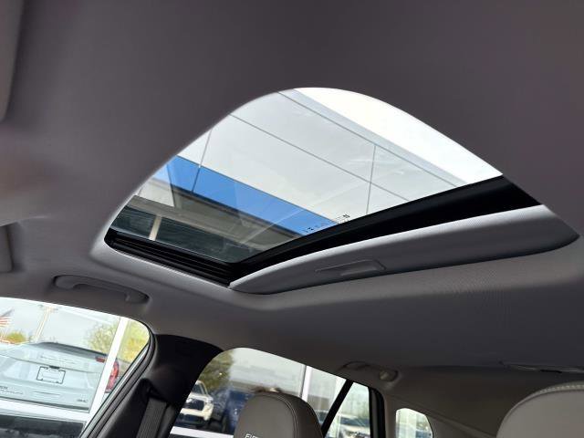 Used 2024 Chevrolet Trax ACTIV w/ Sunroof Package FWD image 10