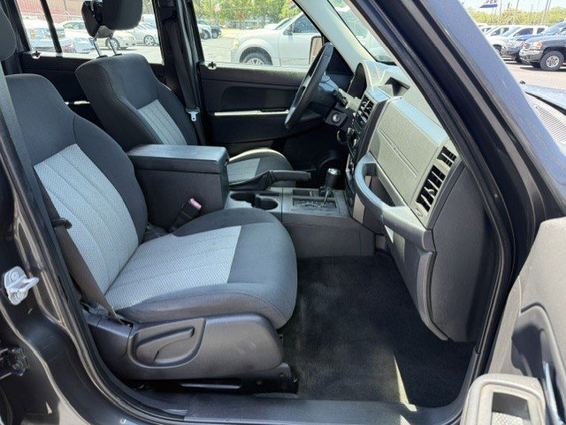 Used 2010 Jeep Liberty Sport w/ Trailer Tow Class III Group AWD/4WD image 13
