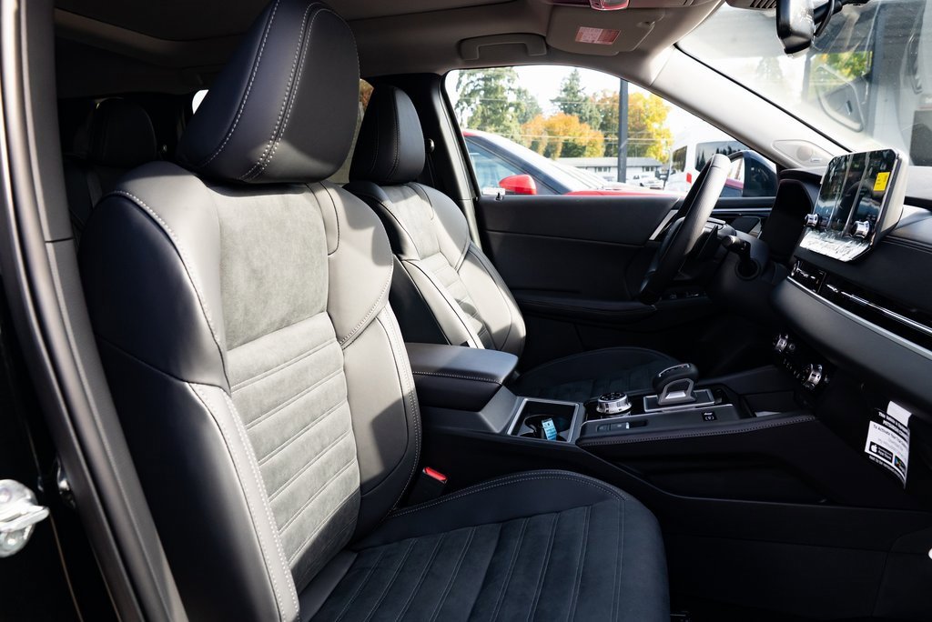 New 2025 Mitsubishi Outlander SE image 24