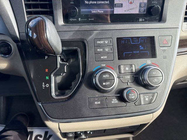 Used 2017 Toyota Sienna XLE image 26