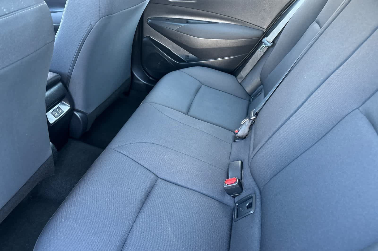 Used 2025 Toyota Corolla LE FWD image 5