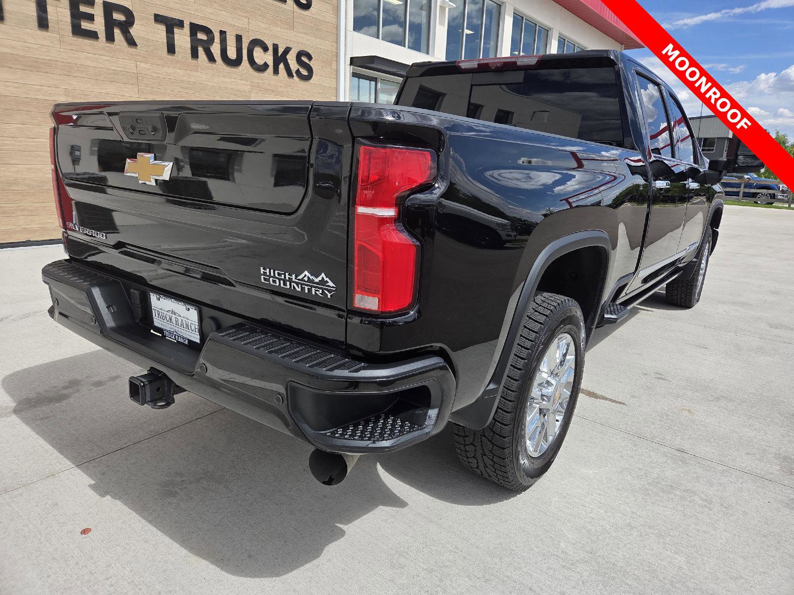 Used 2024 Chevrolet Silverado 2500 High Country w/ Technology Package image 4