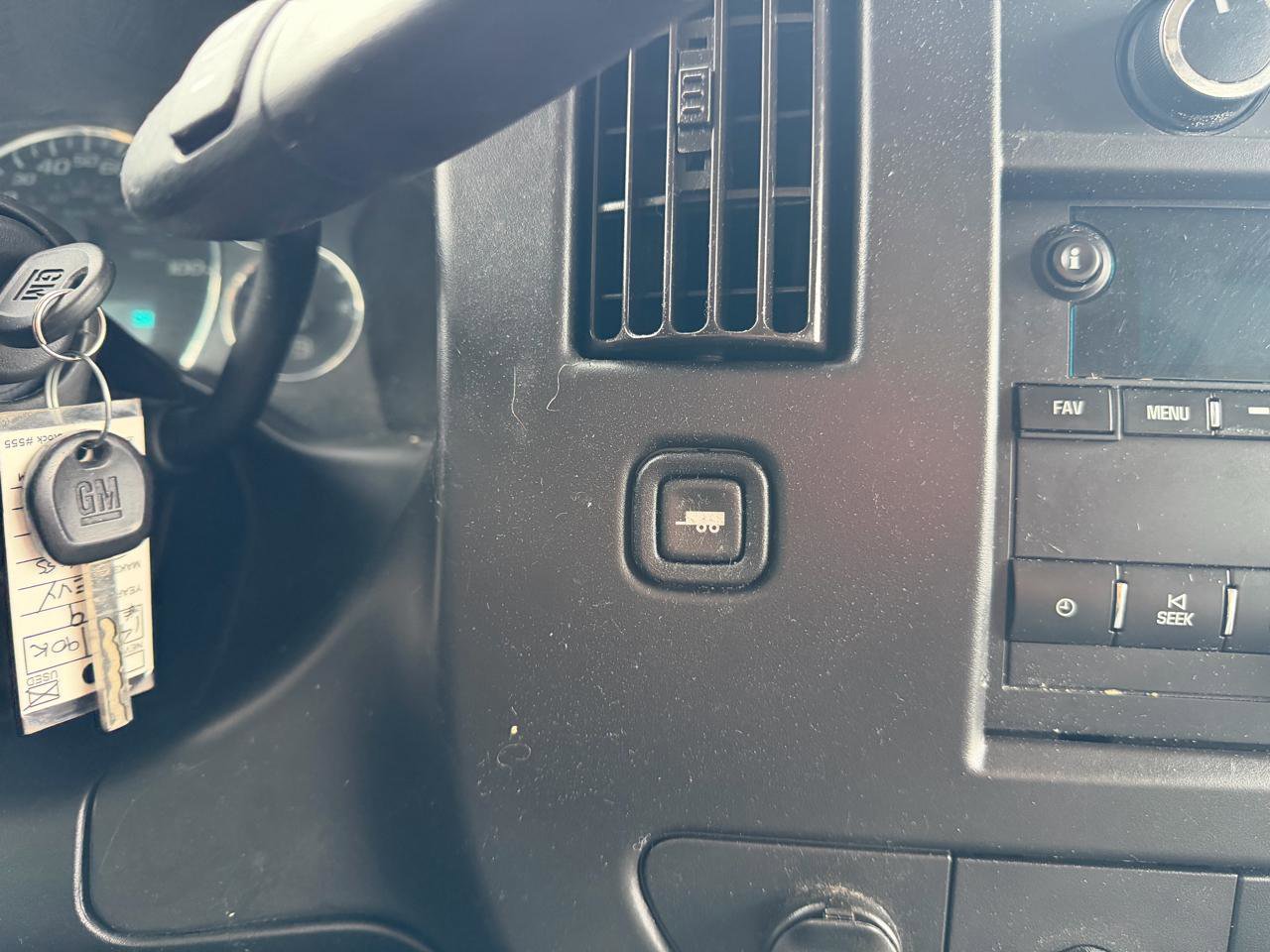 Used 2019 Chevrolet Express 2500 RWD image 21