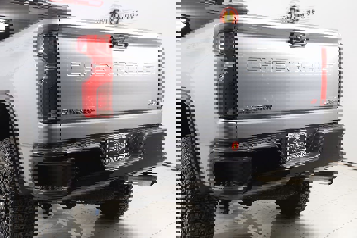 Used 2025 Chevrolet Silverado 2500 ZR2 image 24