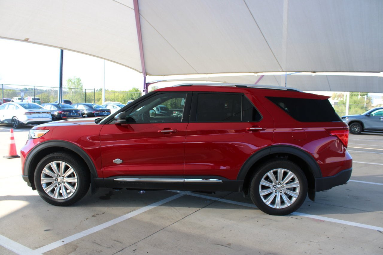 Used 2023 Ford Explorer King Ranch w/ Premium Technology Package AWD/4WD image 2