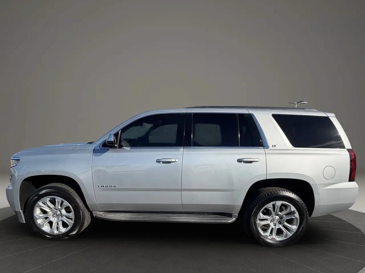 Used 2017 Chevrolet Tahoe LT RWD image 3
