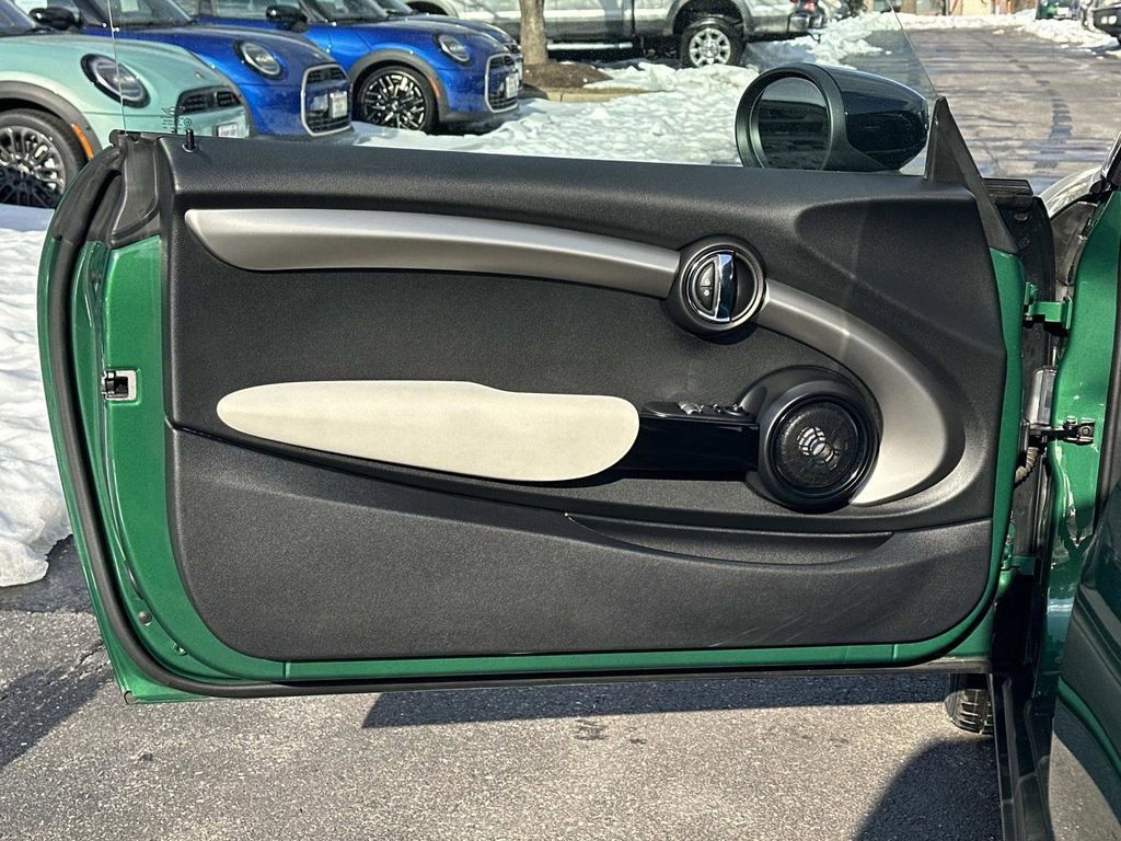 Used 2021 MINI Cooper SE w/ 6.5" Touchscreen Package image 21