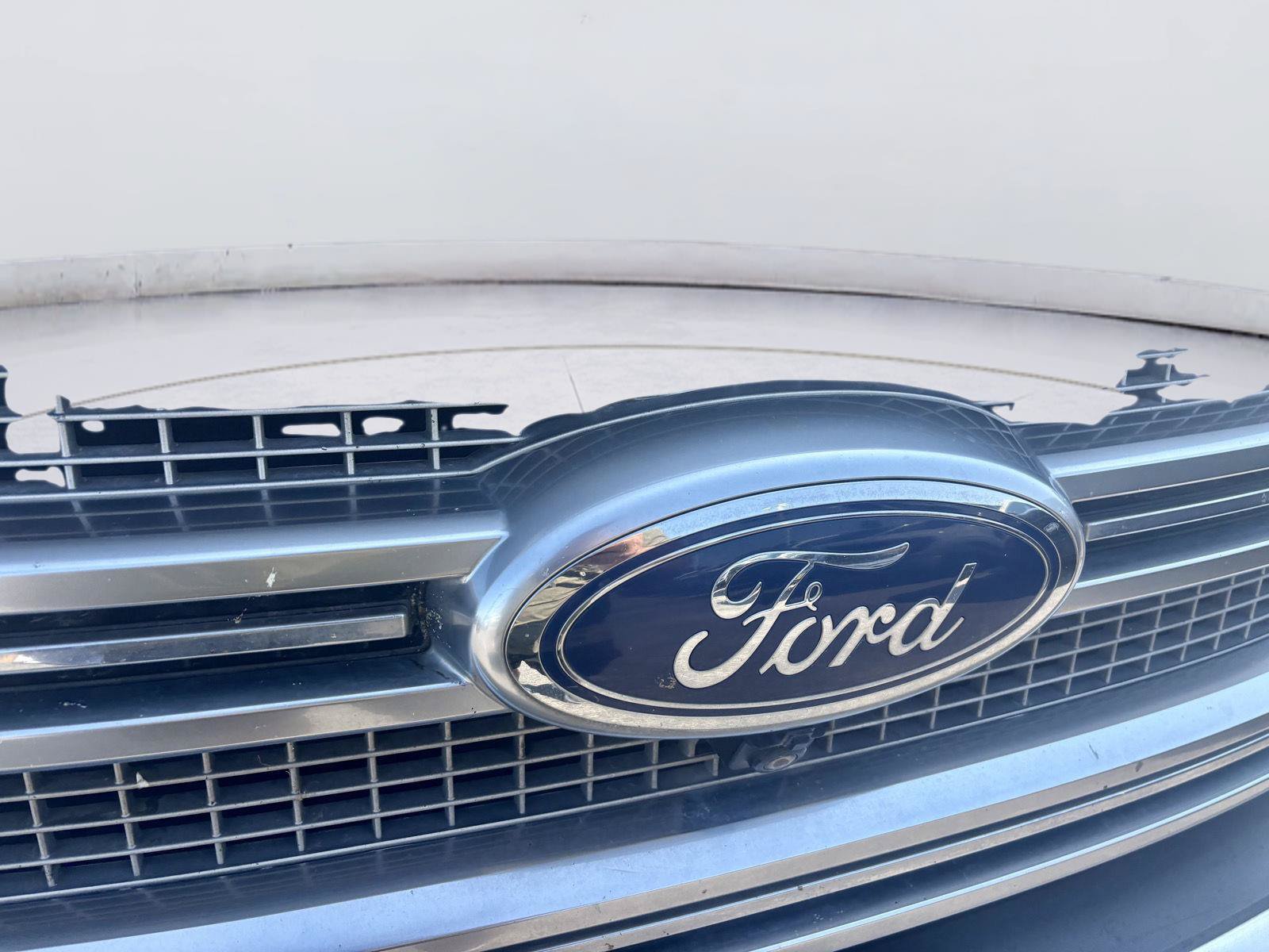 Used 2015 Ford F150 Platinum w/ Equipment Group 701A Luxury AWD/4WD image 6