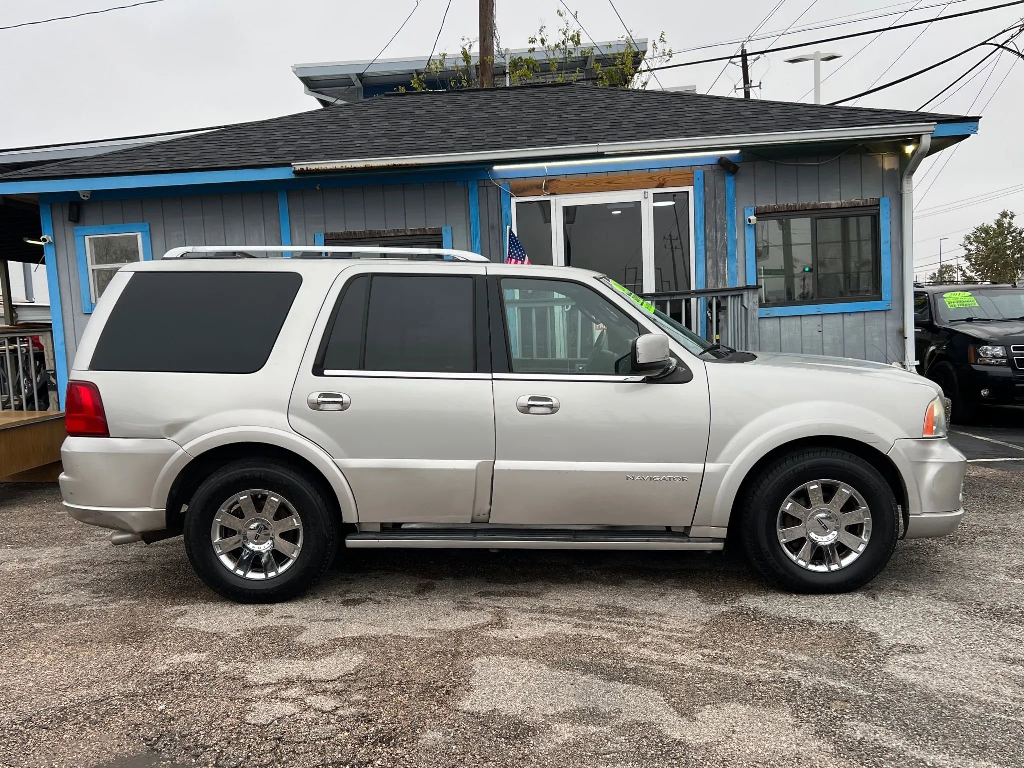 Used 2006 Lincoln Navigator Ultimate image 5