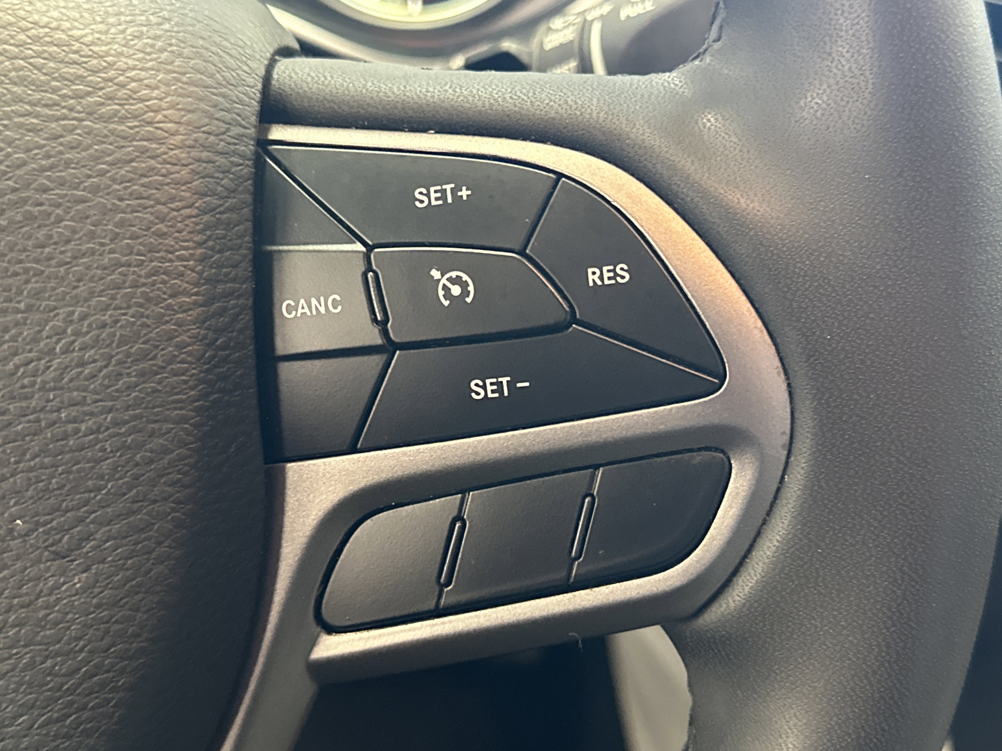 Used 2021 Jeep Cherokee Latitude Lux image 33