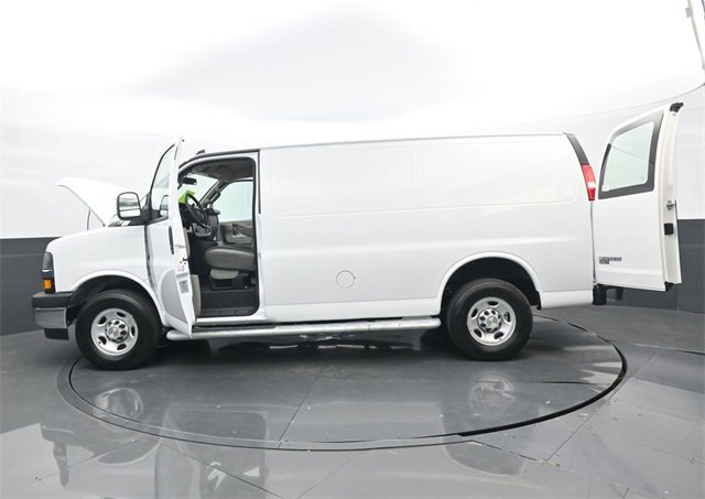 Used 2024 Chevrolet Express 2500 w/ Driver Convenience Package image 30