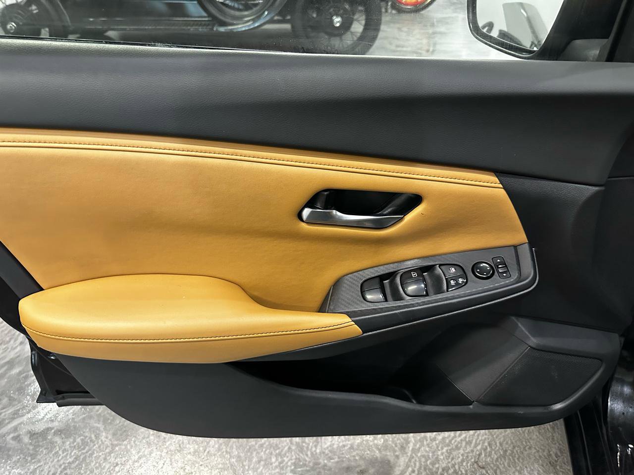 Used 2021 Nissan Sentra SV w/ SV Premium Package FWD image 9