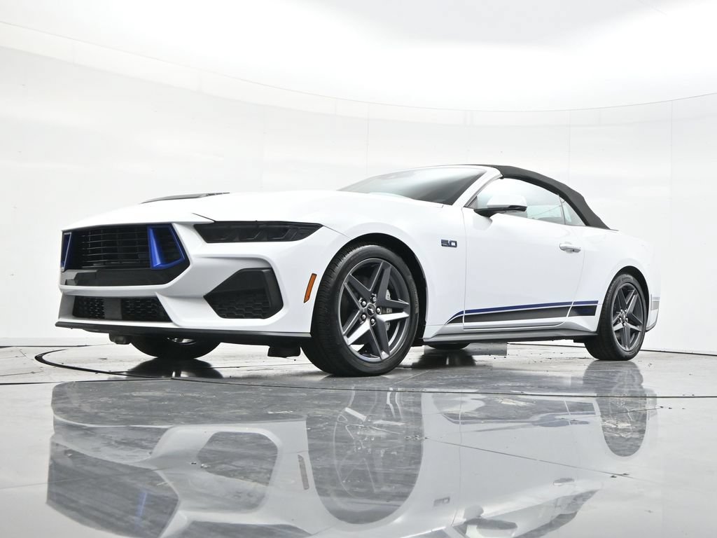 Used 2025 Ford Mustang GT Premium RWD image 37