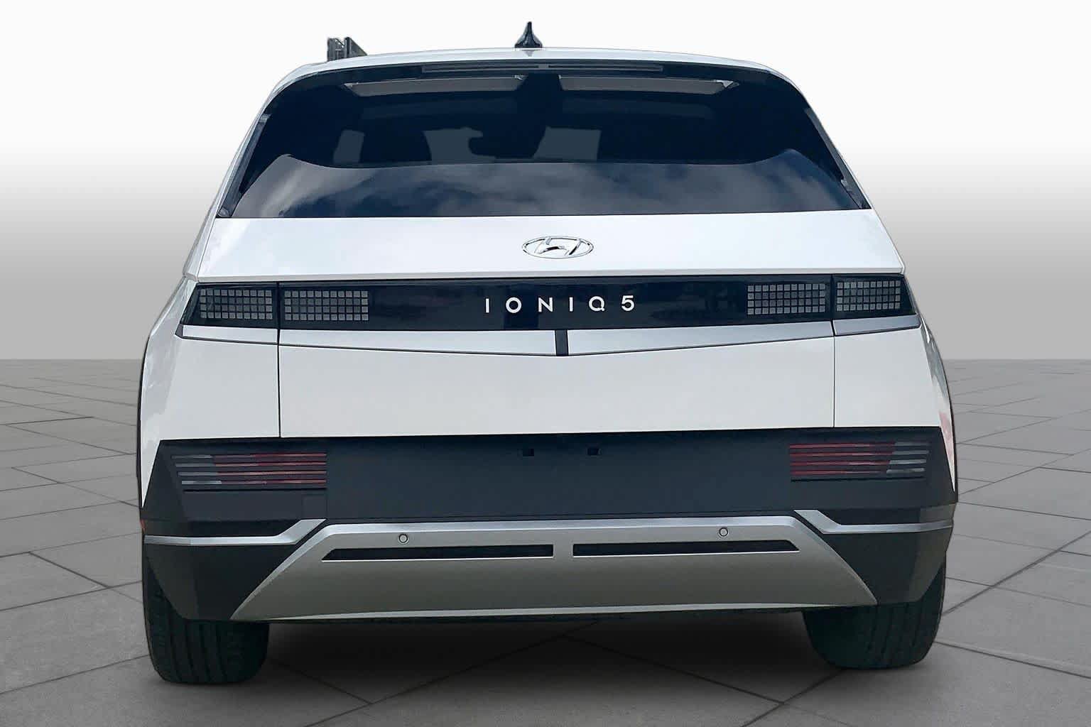 Used 2024 Hyundai Ioniq 5 SEL RWD image 4