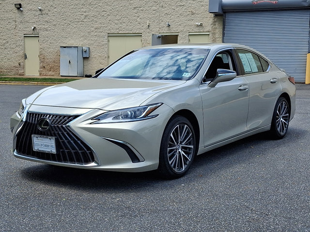 Used 2025 Lexus ES 350 w/ Premium Package FWD image 3