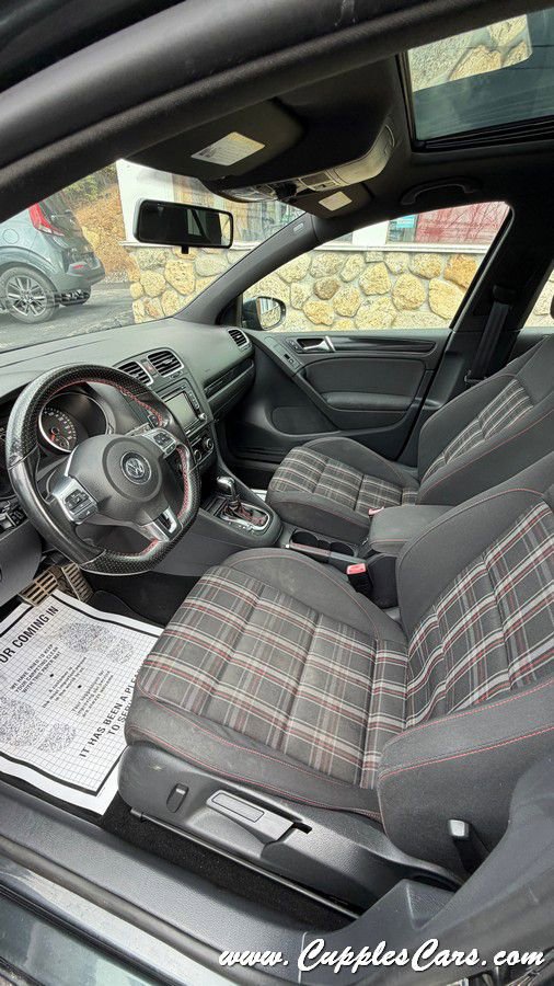 Used 2012 Volkswagen Golf 4-Door image 25