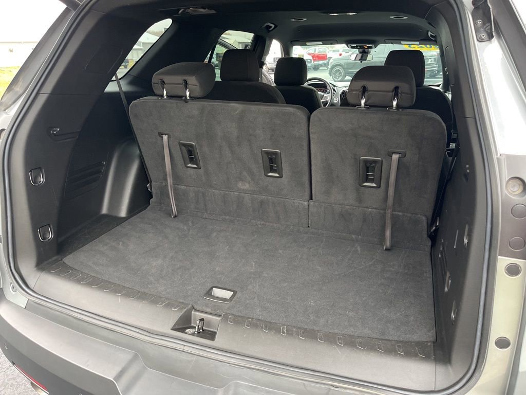 Used 2023 Chevrolet Traverse LT image 15