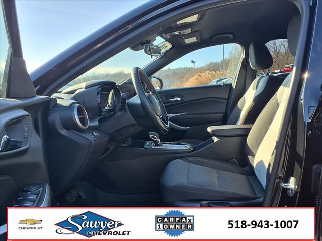 Certified 2025 Chevrolet Trax RS image 17