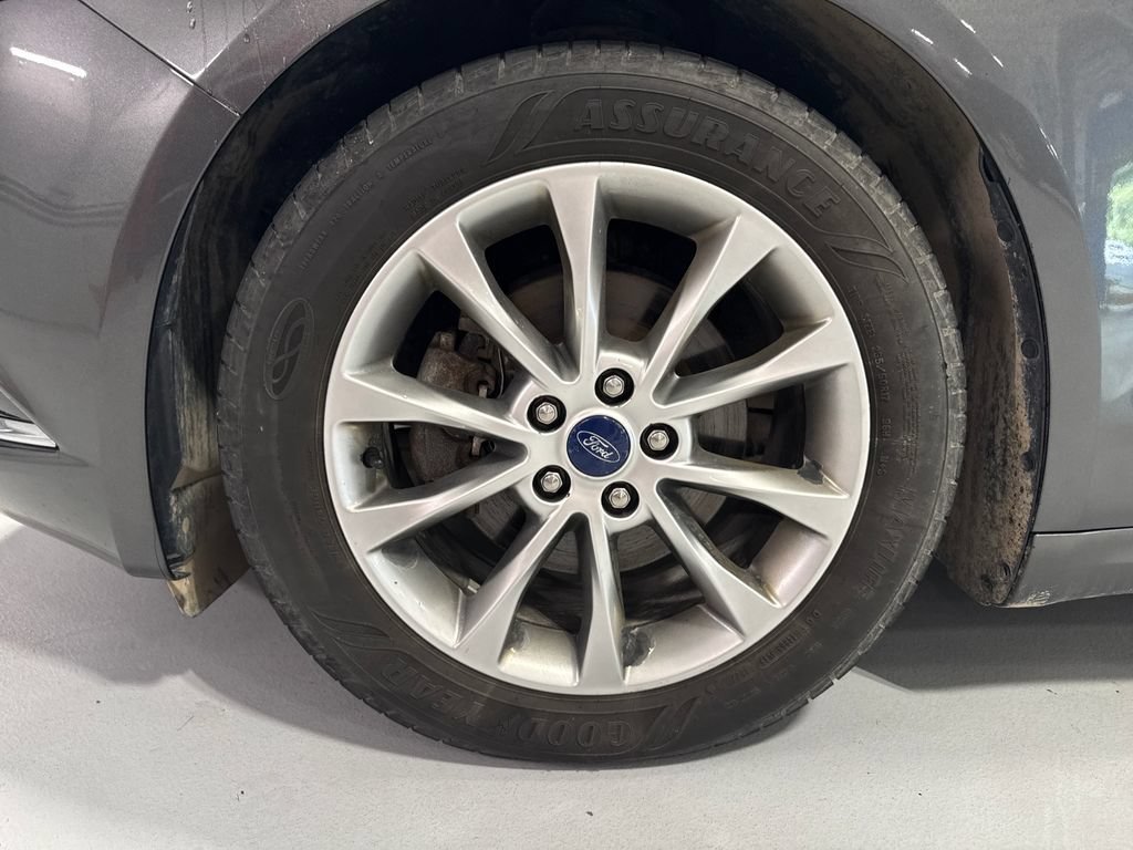 Used 2017 Ford Fusion SE FWD image 44