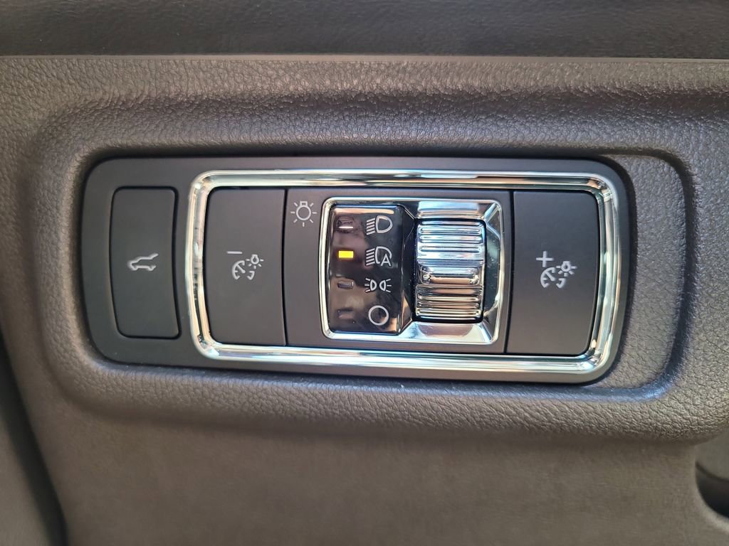 Used 2021 Lincoln Corsair FWD image 30