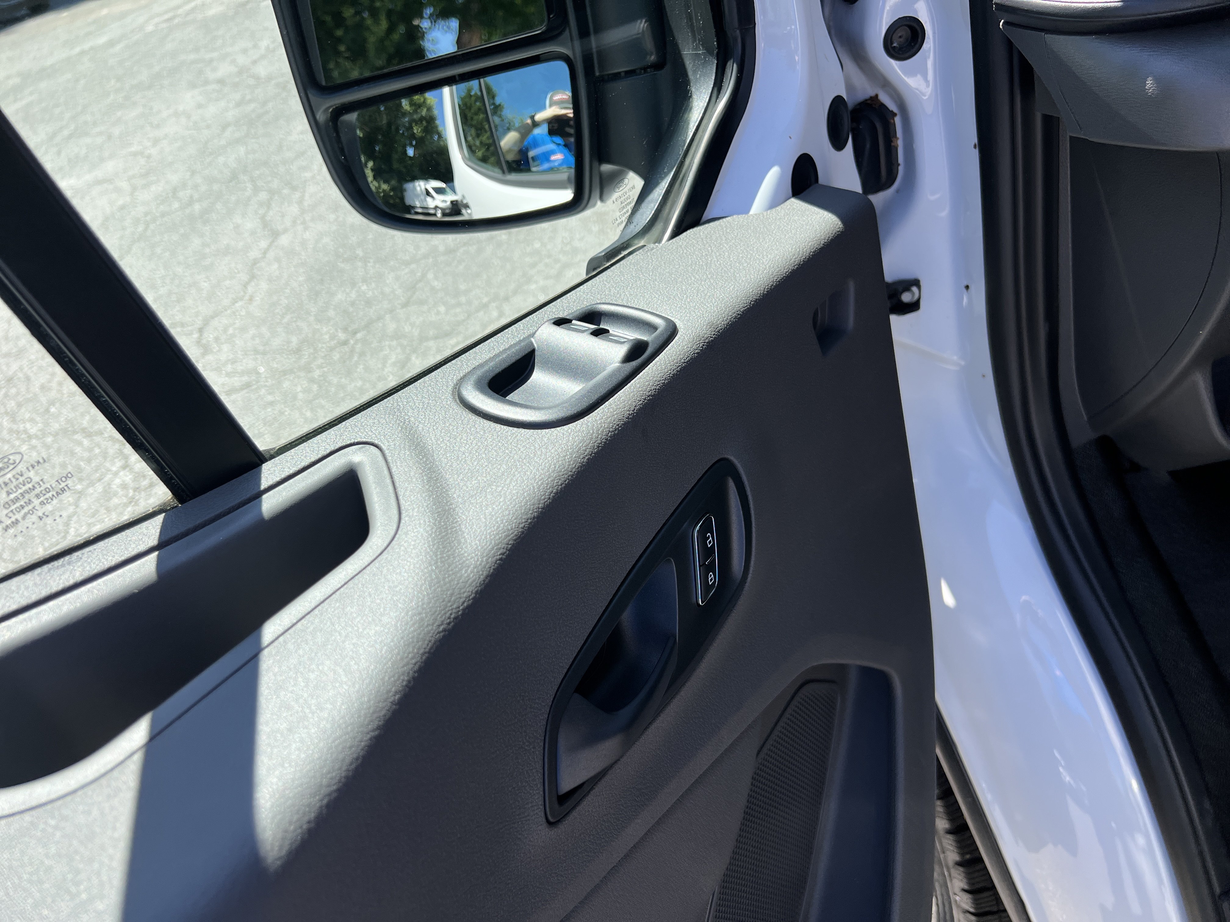 New 2024 Ford Transit 250 148 Medium Roof w/ Load Area Protection Package RWD image 10