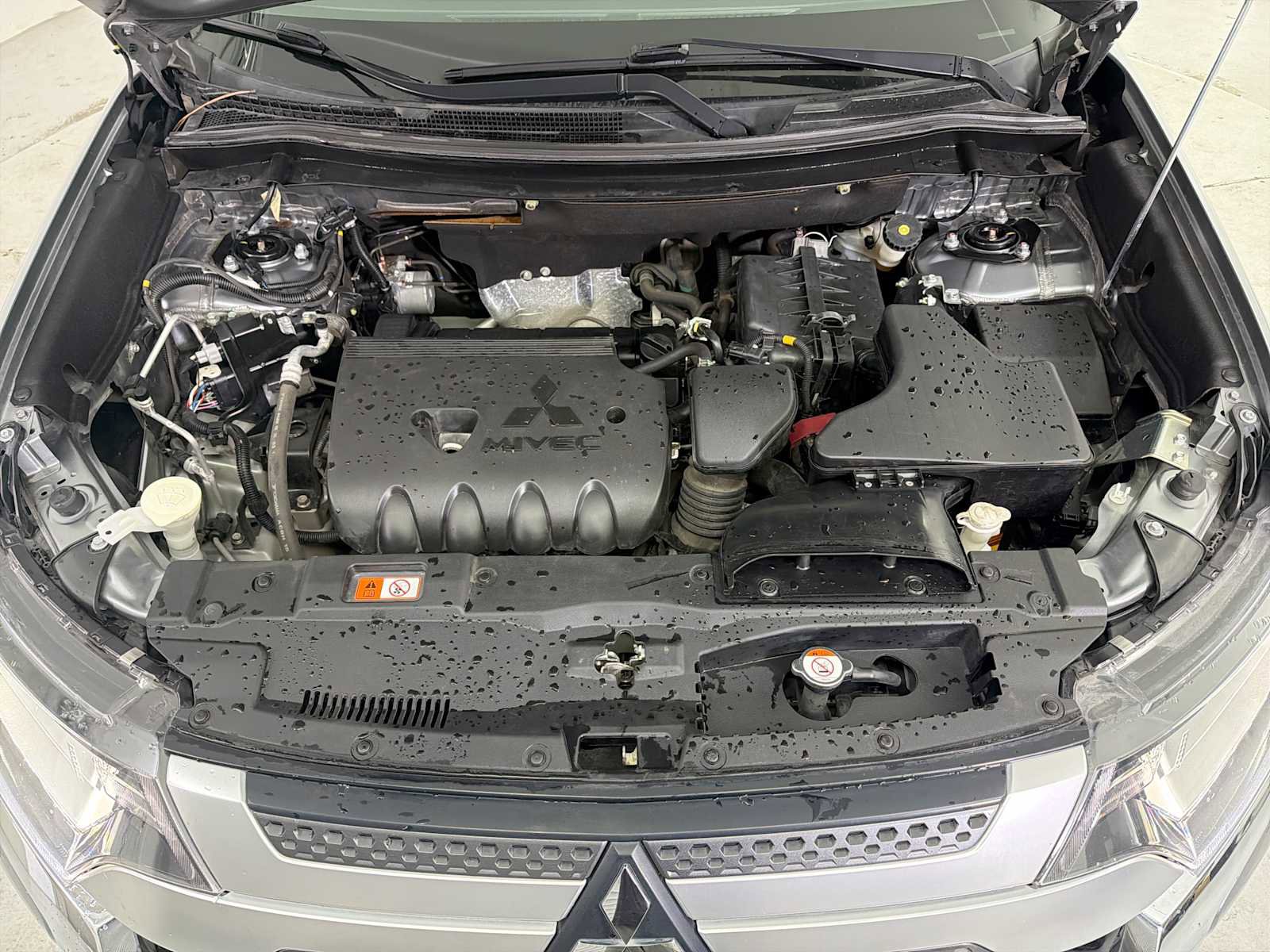 Used 2019 Mitsubishi Outlander SE image 17