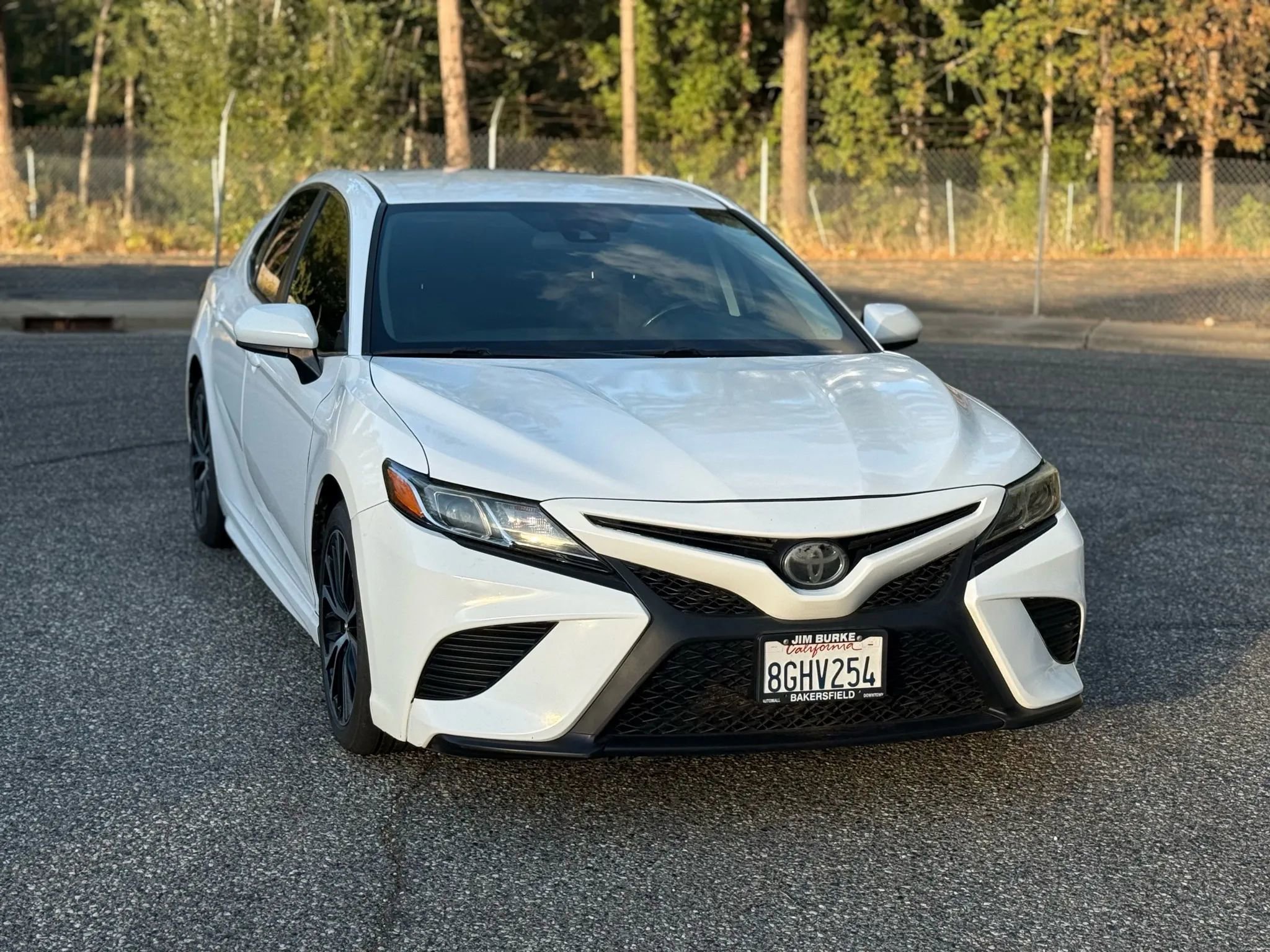 Used 2019 Toyota Camry SE image 1