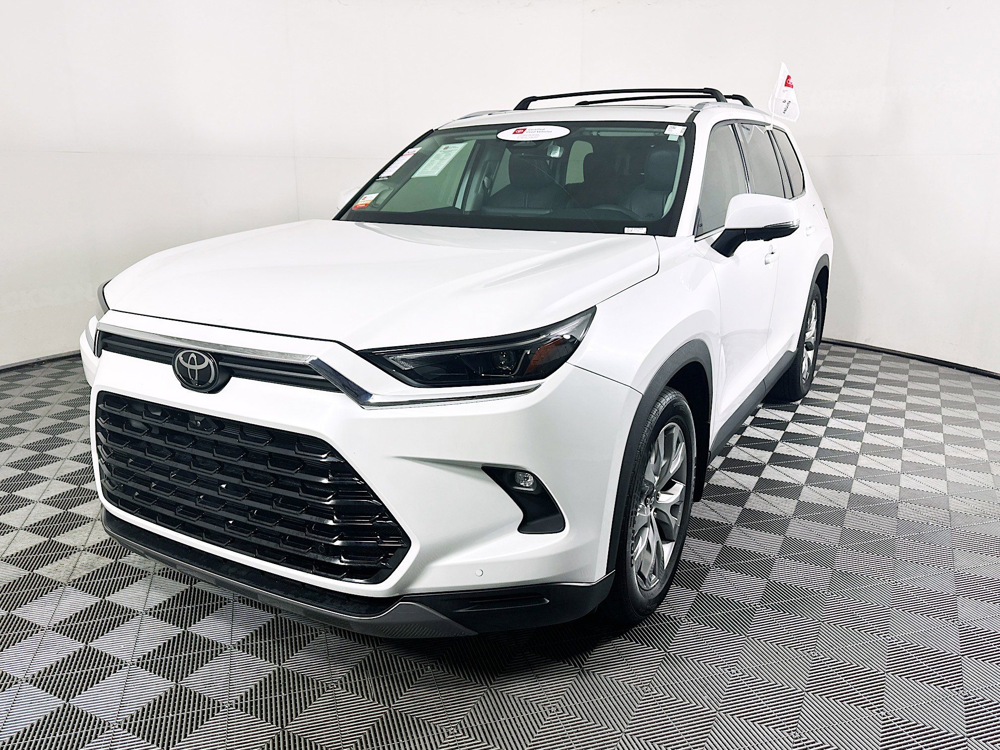 Used 2025 Toyota Grand Highlander AWD image 7