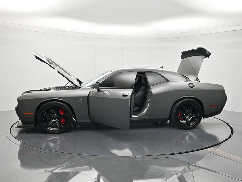 Used 2017 Dodge Challenger SRT Hellcat RWD image 47