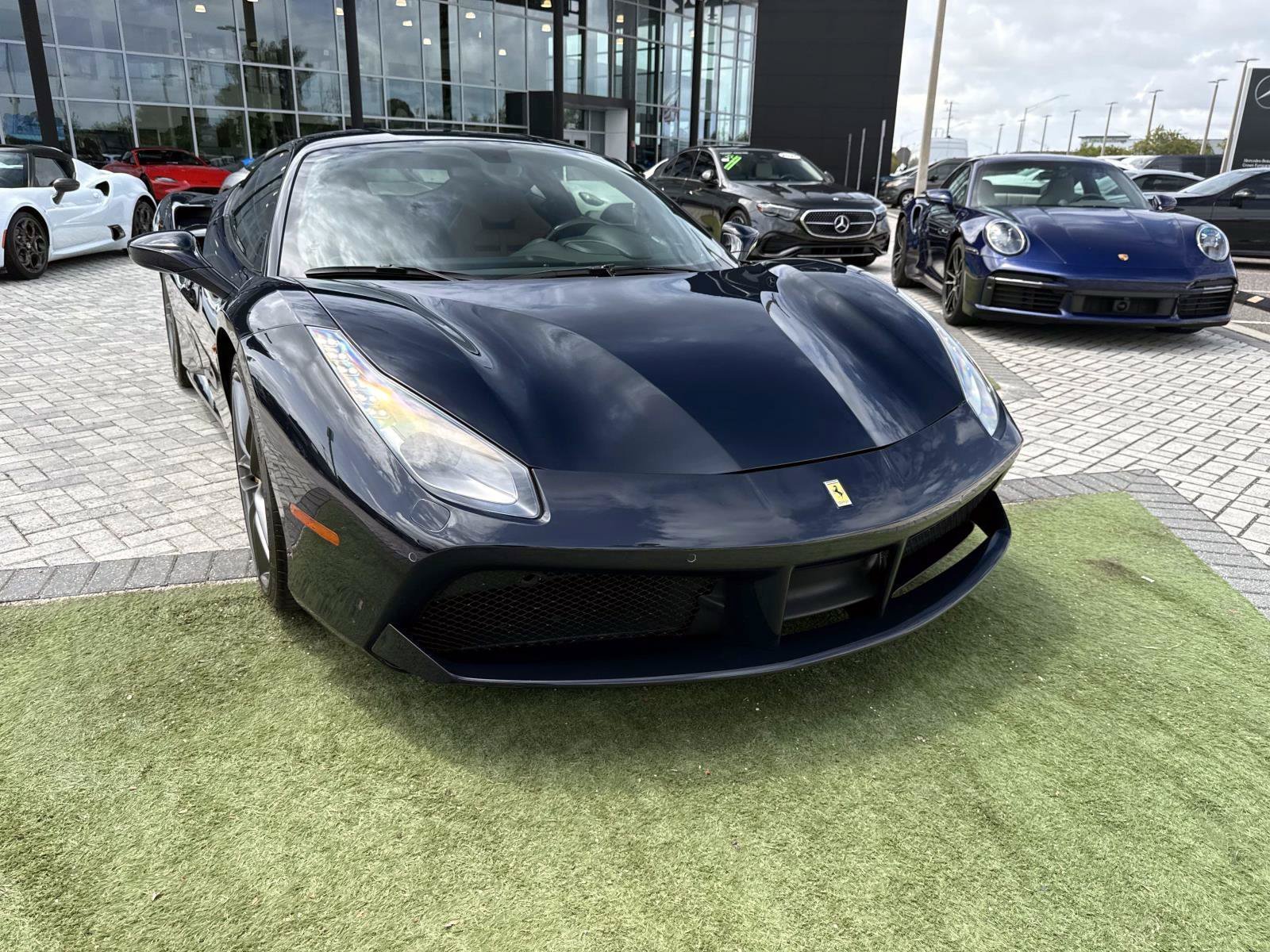 Used 2017 Ferrari 488 GTB RWD image 8