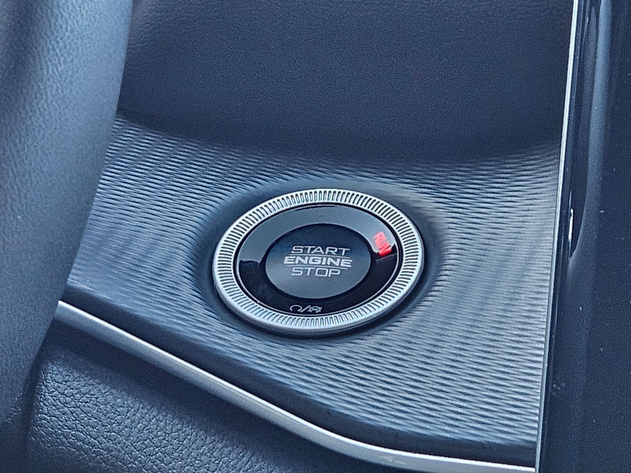 Used 2025 Jeep Grand Cherokee Laredo X w/ Luxury Tech Group I image 15