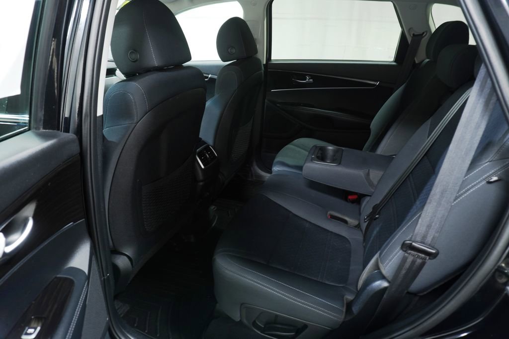 Used 2020 Kia Sorento LX AWD/4WD image 13