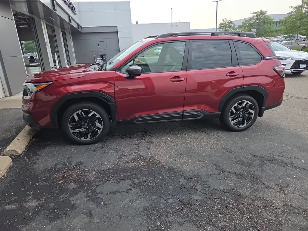 Used 2025 Subaru Forester Limited AWD/4WD image 3