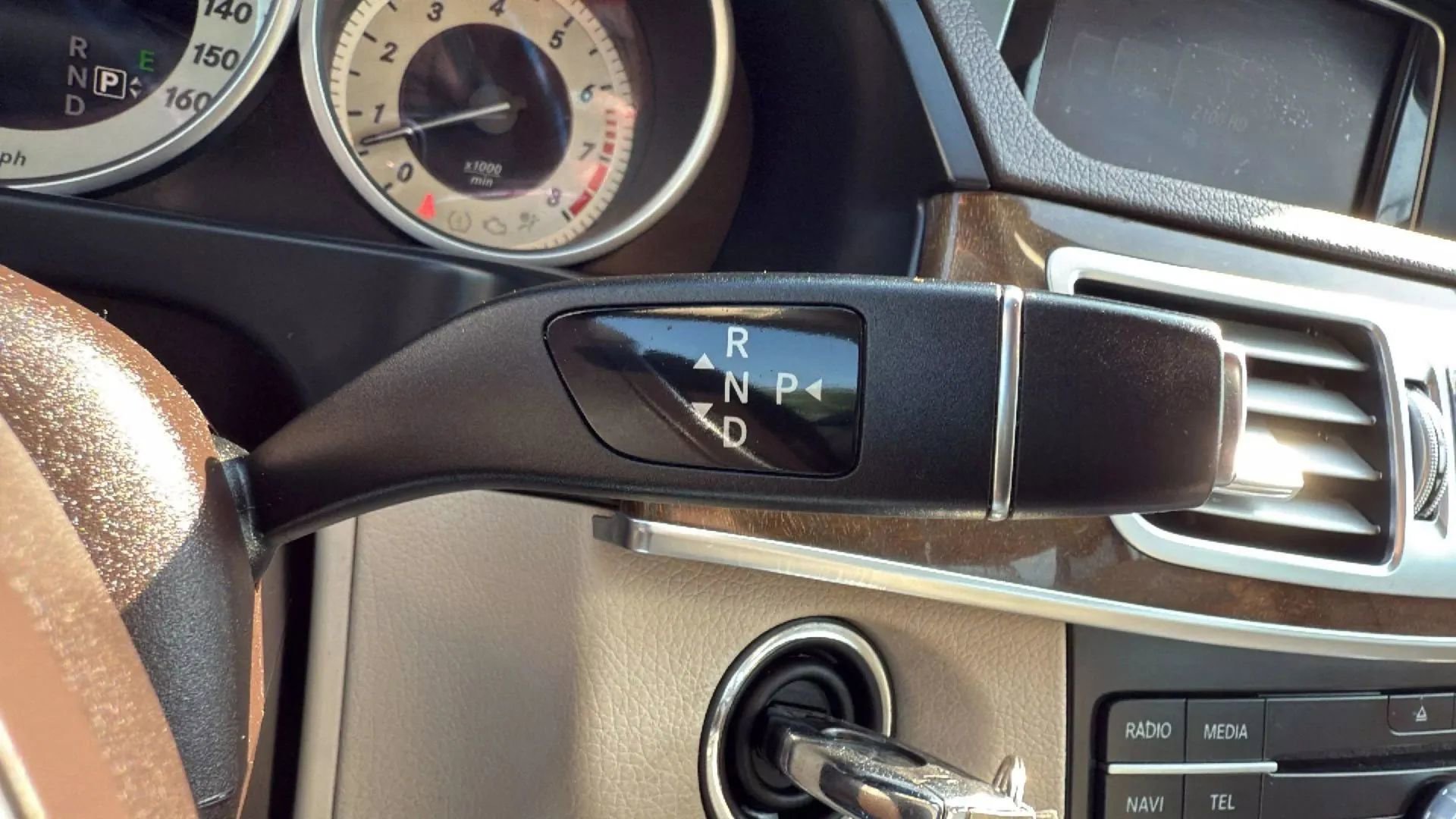 Used 2016 Mercedes-Benz E 350 4MATIC Sedan image 19