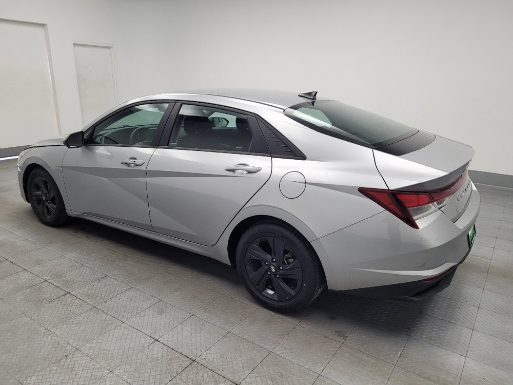 Used 2021 Hyundai Elantra SEL w/ Convenience Package FWD image 3